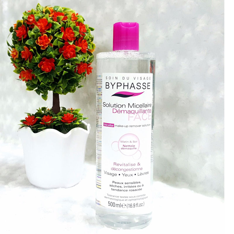 Nước tẩy trang Byphasse còn chứa các hoạt chất dưỡng ẩm siêu tốt cho làn da
