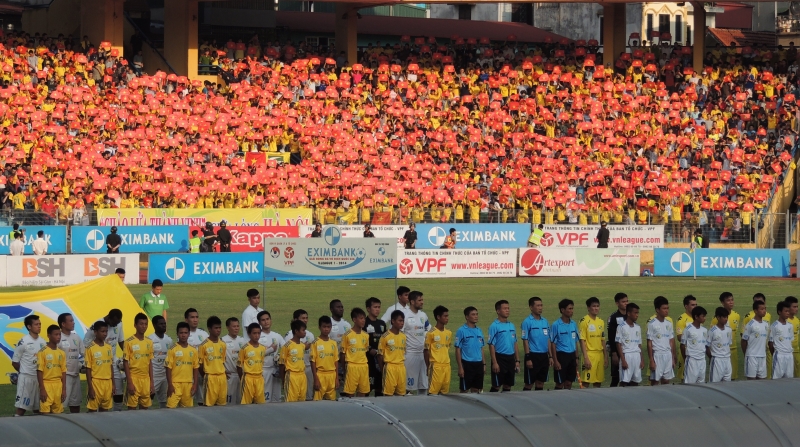 Trang phục vàng đậm truyền thống của CLB bóng đá Sông Lam Nghệ An