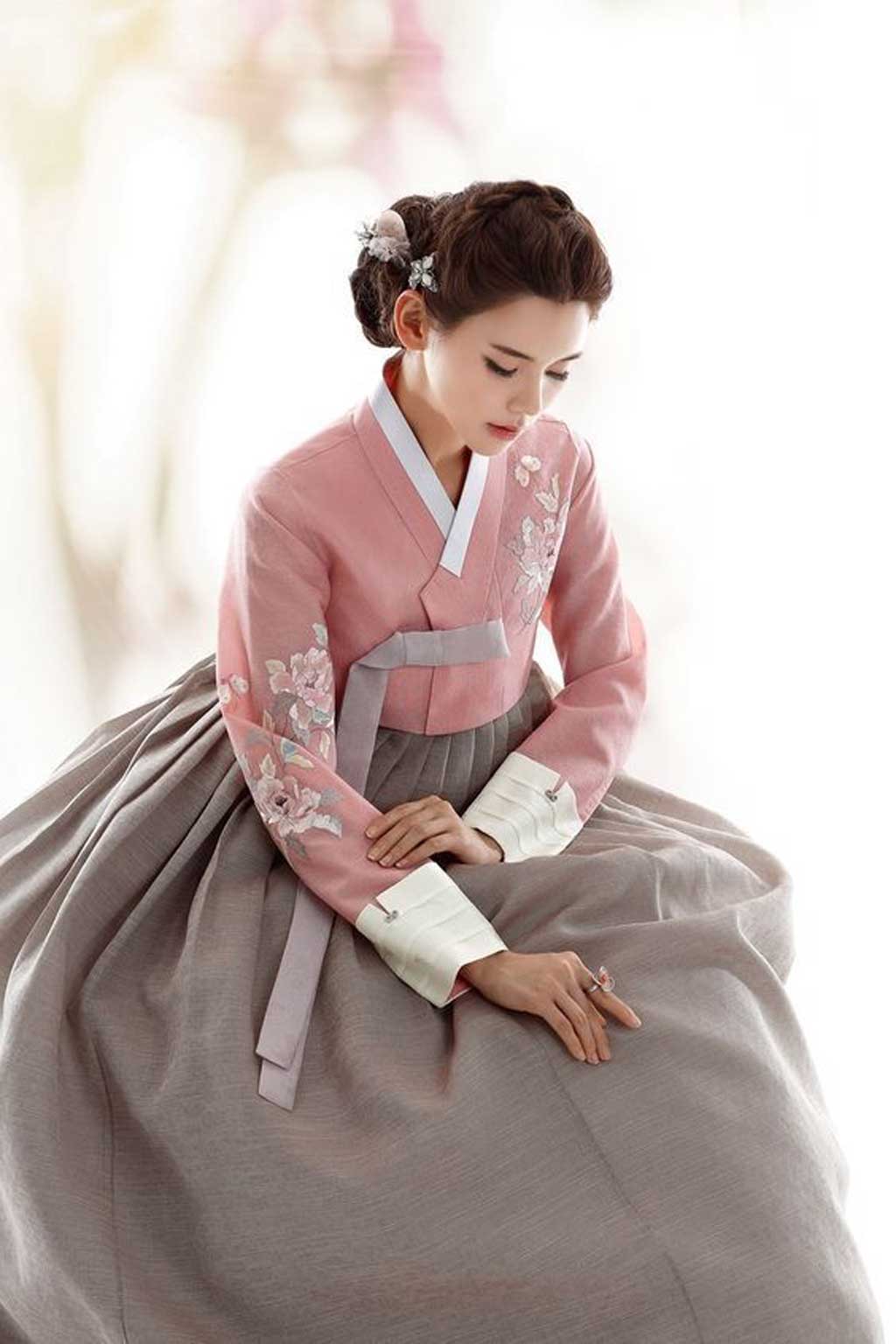 Hanbok, trang phục không thể thiếu trong đám cưới Hàn Quốc