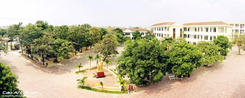một góc sân trường THPT chuyên Phan Bội Châu