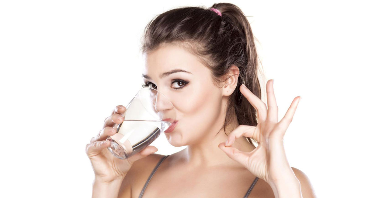 Ngoài ra, nước còn là chất bôi trơn quan trọng trong cơ thể, chúng xuất hiện nhiều tại các khớp nối, các cơ mặt, cơ miệng