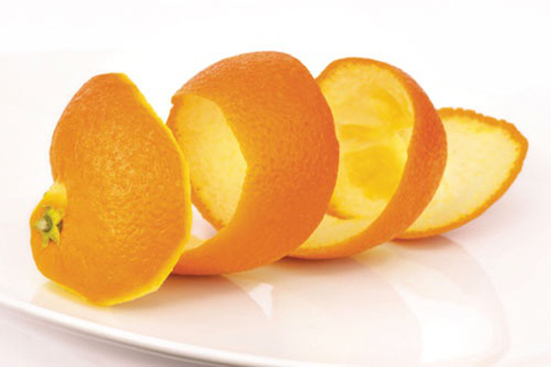 Vỏ cam cung cấp vitamin C dồi dào cho da