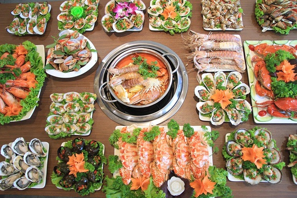 Chef Dzung - Buffet hải sản là lựa chọn rất thích hợp vào dịp cuối tuần cho gia đình bạn