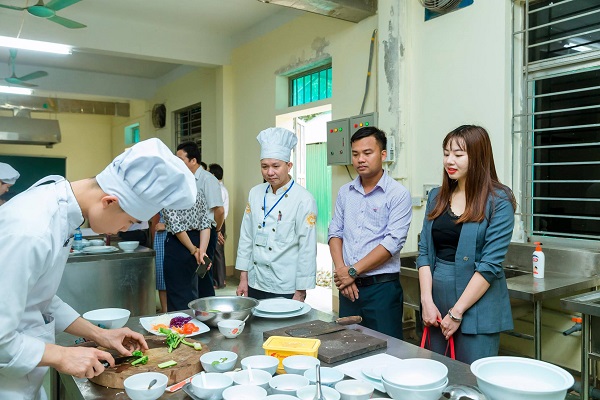 Trung tâm dạy nấu ăn tại Nghệ An uy tín và chất lượng với Trường Cao Đẳng Nghề Kinh Tế - Kĩ Thuật Số 1 Nghệ An