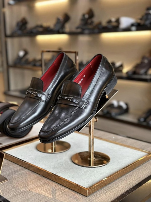 Các sản phẩm giày của Groso đều được làm từ các nguyên liệu chất lượng và sản xuất bằng các quy trình hiện đại, chuyên nghiệp